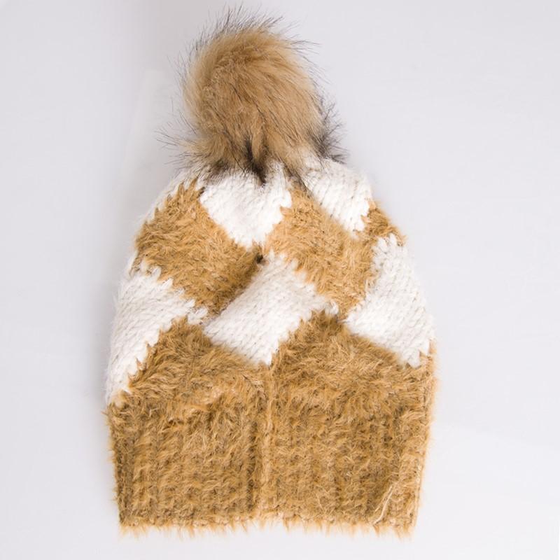 Diamond Pattern Knitted Beanie W/ Faux Fur Pom-Pom