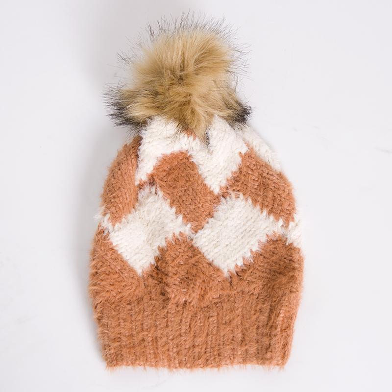 Diamond Pattern Knitted Beanie W/ Faux Fur Pom-Pom